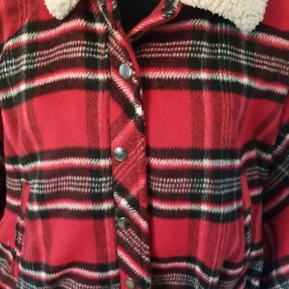 Plaid and Sherpa Button Front Shacket Jacket - Picture 8 of 15